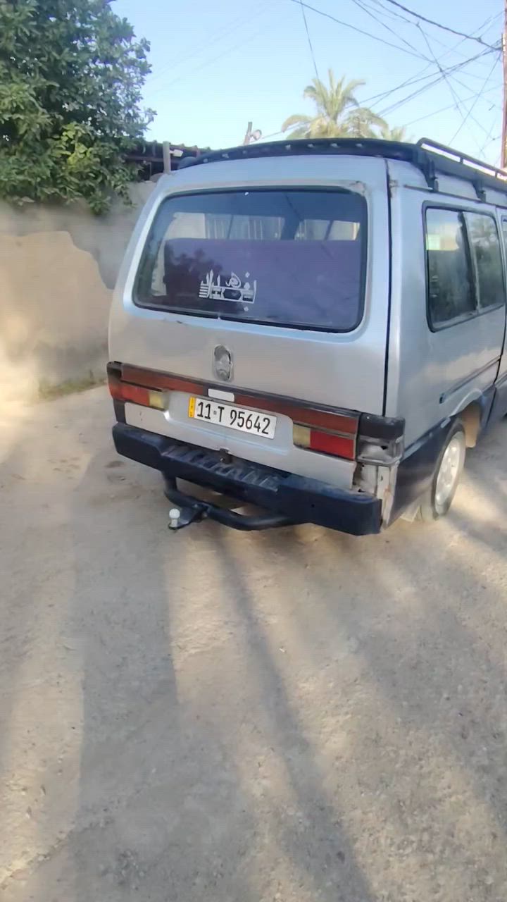 السلام عليكم كيا للبيع موديل 93 سنويه باسمي هزه جديده تحويل ثاني يوم محرك وقير غير من الله العنوان ديالى بعقوبه السعر 30 وبيها مجال ***********.
