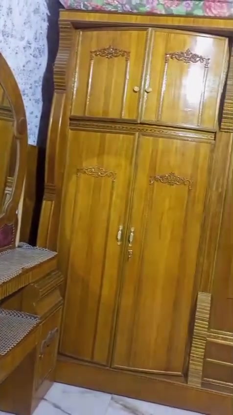 للبيع غرفه تسكام خشب اصلي 5 قطع .. للتواصل الاستفسار على الرقم ***********
