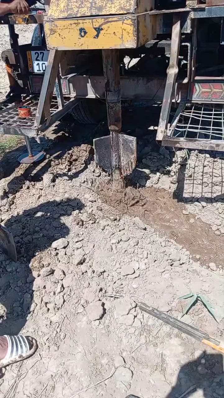 حفر الابار الرتوازيه تعبيرات الشارع وتجفيف المنهولات ***********
