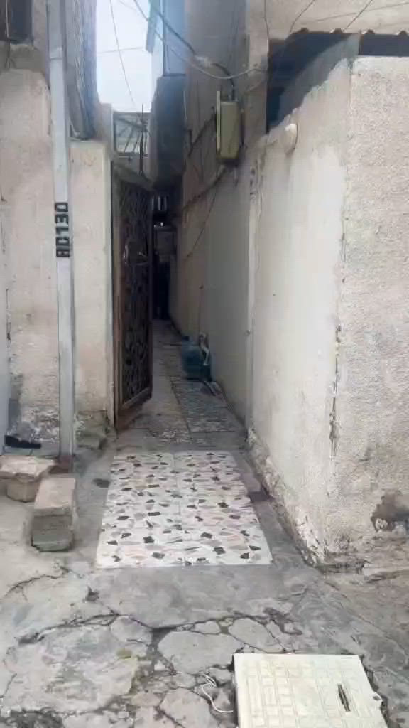 مكلف بالنشر 
السلام عليكم 
بيت خلفي مساحته 70 طابو صرف يتكون من استقبال وغرفه  وصحيات وسطيح والبيت نضيف السعر 60 وبي مجال الطيبين
العنوان بغداد الدورة ابو دشير قريب يم المدارس مال امنه بنت وهب للاستفسار ***********
@الجميع
