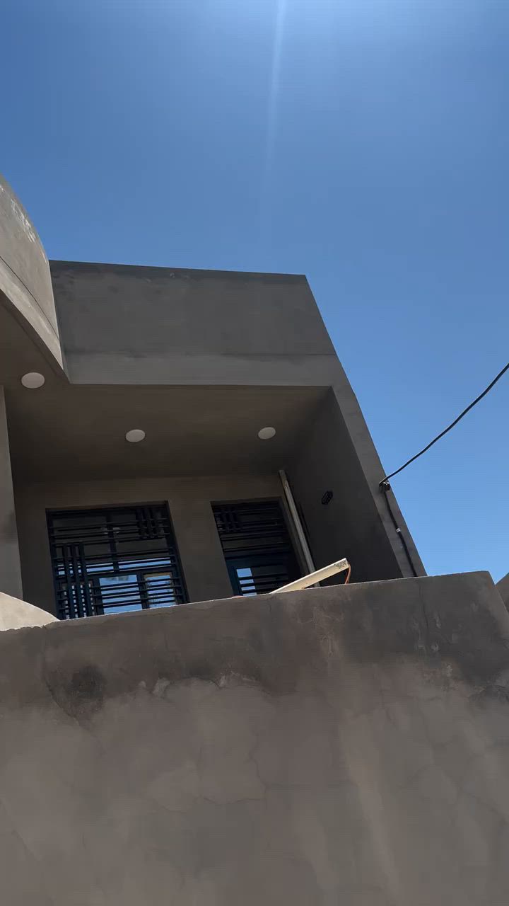 🏡✨ للبيع بيت جديد بموقع مميز جداً ✨🏡
🔥 فرصة ذهبية للسكن  🔥السعر 140مليون 
📍 الموقع: شارع عنانة – منطقة هادئة ومميزة�📐 المساحة: 200 م²�🚗 يبعد فقط 50 متر عن الشارع�🛣️ شارع عرض 9 متر
🏠 مواصفات الدار:�✅ 3 غرف نوم واسعة�✅ مساحة زراعية جميلة تضيف راحة وجمالية للمكان�✅ بناء جديد وتشطيب مرتب�✅ موقع مناسب للعوائل 
🌿 بيت يجمع بين الراحة، الهدوء، وسهولة الوصول ✨
🏢 مكتب البراق للعقار�📞 للتواصل والاستفسار: ***********
#مكتب_البراق_للعقار�#عقارات_العراق�#عقارات_بغداد�#بيت_للبيع�#دار_للبيع�#عقار_للبيع�#بيوت_للبيع�#فرص_عقارية�#استثمار_عقاري�#سكن_عائلي�#بيوت_جديدة�#العراق�#بغداد�#عقارات
