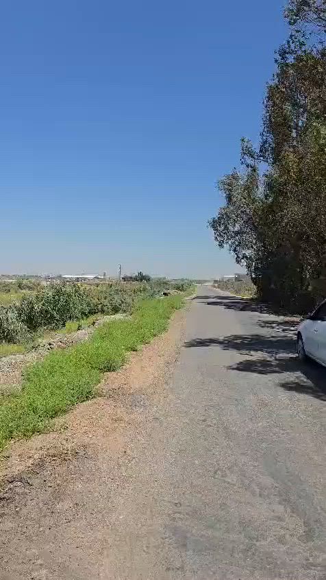 🌟 للبيع قطعة أرض مميزة – طابو زراعي صرف 🌟

📍 الموقع: الحلة – على الشارع الرابط بين شارع 100 وشارع بزل حجي علي
📍 موقع حيوي ومميز وقريب جداً من الشارع الرئيسي

✅ المساحة الكلية: 500 متر مربع
✅ الواجهة: 22 متر
✅ طابو زراعي صرف
✅ المنطقة مخدومة بالكامل (تبليط، ماء، كهرباء)
✅ موقع مناسب للسكن أو إنشاء مزرعة عائلية

🔹 كما تتوفر إمكانية بيع نصف القطعة:
▫️ المساحة: 250 متر مربع
▫️ الواجهة: 11 متر

💰 السعر مناسب جداً وللجادين فقط.

✨ قطعة مميزة بموقع واعد وخدمات متكاملة، فرصة لا تعوض للراغبين بالتملك في منطقة هادئة وقريبة من الطرق الرئيسية.

📞 للاستفسار مراجعة:
مكتب #الاعمار_للعقار_والتصميم_والتنفيذ

📍 الحلة – شارع 60 – داخل فرع العميد قيس المعموري – مجاور مدينة حمورابي السياحية

📱 ***********
📱 ***********
