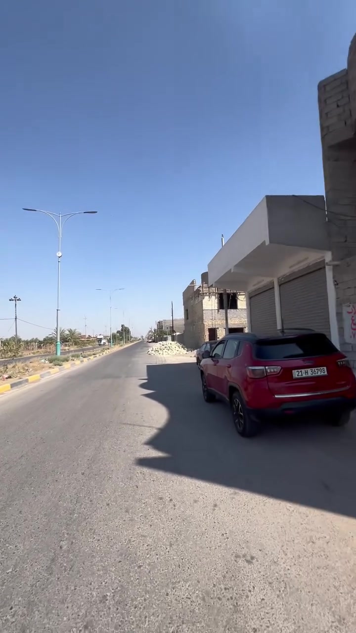 هيكل متكامل باقي على تفاصيل صغيرة ويكمل طابو صرف للبيع المساحة 130 متر واجهة 8 نزال 16 يحتوي على مطبخ واستقبال و4غرف نوم و3 مجمعات صحية 
وكلشي موجود داخل الفيديو 
موقع البيت بلد - شارع حولي البعنون - قرب بيت سيد عامر  
للاستفسار الاتصال : ***********
