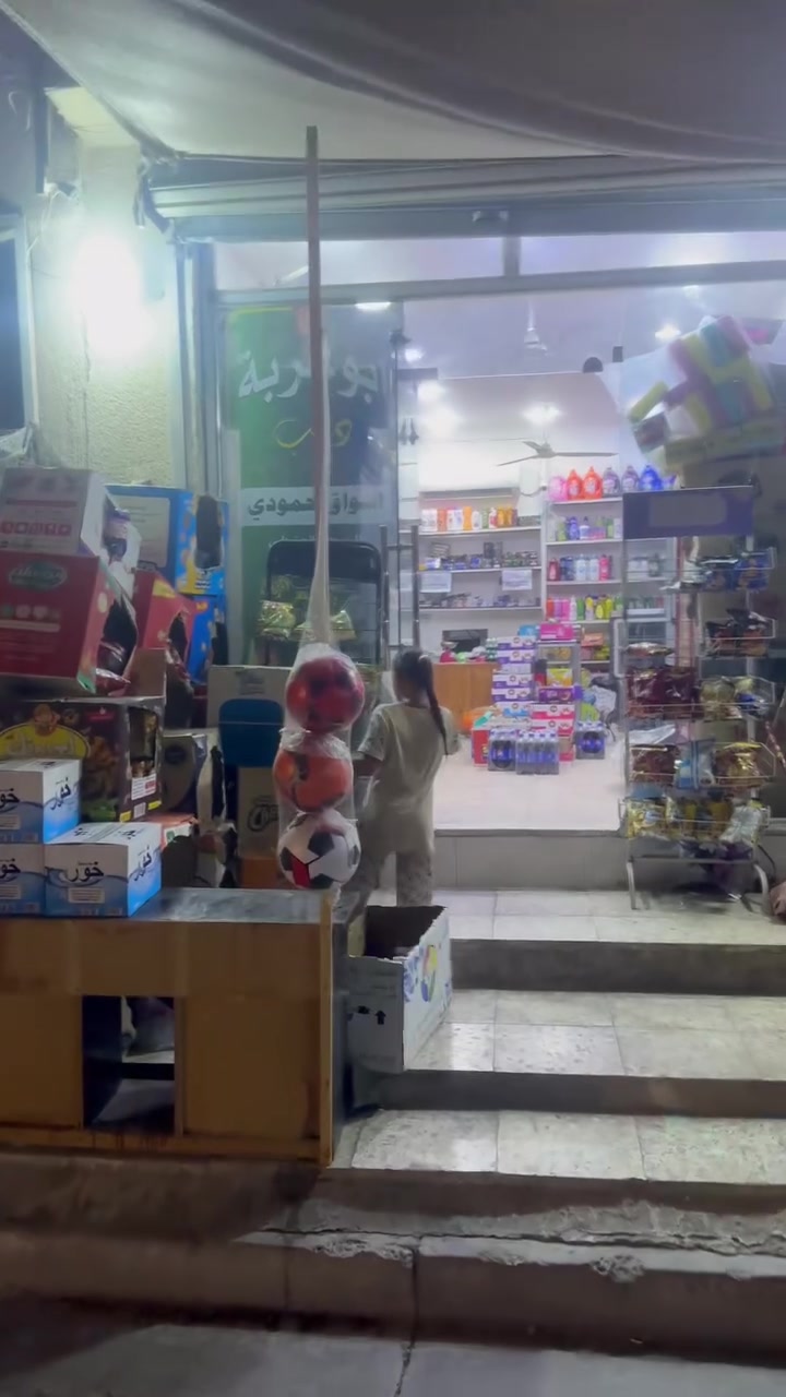 السلام عليكم أسواق للبيع في البياع حي الشهداء شارع المضخه الثاني تواصل ع الرقم وبي واتساب ***********
