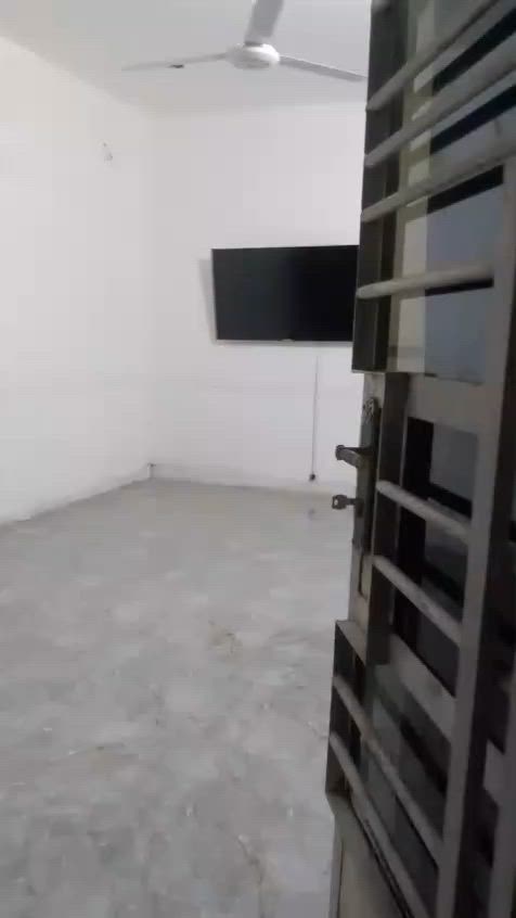 السلام عليكم بيت مساحه 150 متره على شهر 15 منطقه 3000 ***********
