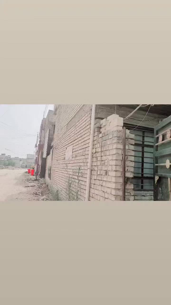 بيت ركن ١٠٠ متر طابقين زراعي كامل 
خدمات كامله فقط التبليط وراح يوصلون النه
الطابق الاول يحتوي ع استقبال وغرفه وصاله وخدمات 
والطابق الثاني غرفتين نوم وخدمات 
السعر 120 بي مجال قليل
العنوان البلديات الضباط الثانيه 
قرب المحطه الصفرة 
للاستفسار ***********

