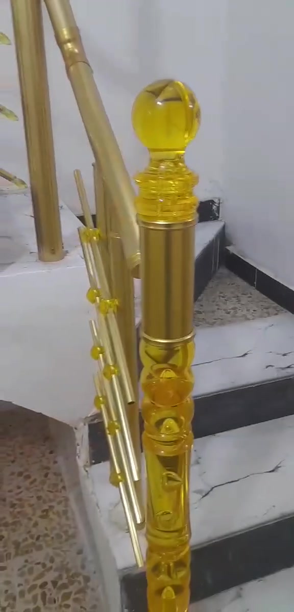 بيت ٥٠ متر قاطين بناء حديث بالدسيم قرب السوق فرع اسواق تبارك بيت جاهز من كلشي مناقصه شي لسطح شتايكر كهرباء مي مجاري تبليط لغرفه لفوك ما صورتها لان لعائله بيها استفسار عالخاص او واتساب ***********
