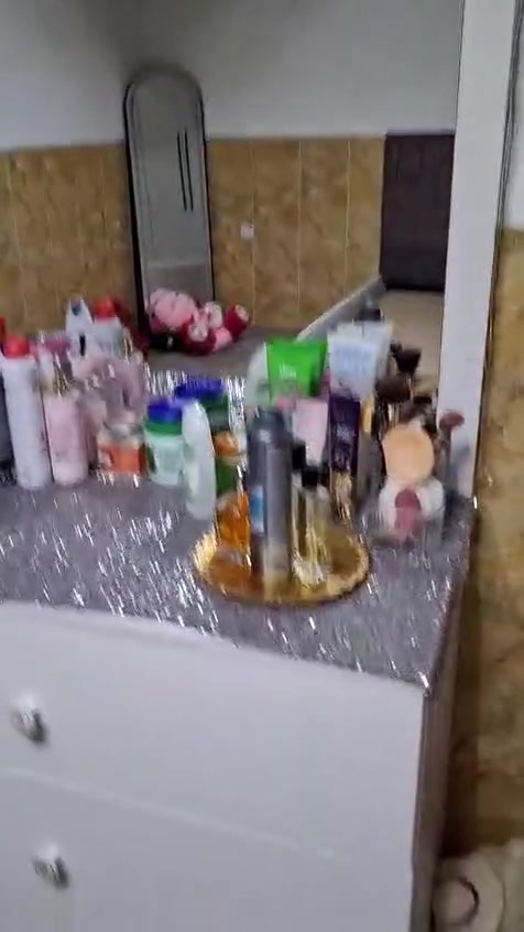 سلام عليكم عندي هاي الغرف سيستم ويادوشك وياميزتواليت وياكوميدي جديد قليل مستعمل نضيف جداسعر ١٥٠الف وبي مجال عنواني سليماني ***********واتساب ***********واتساب
