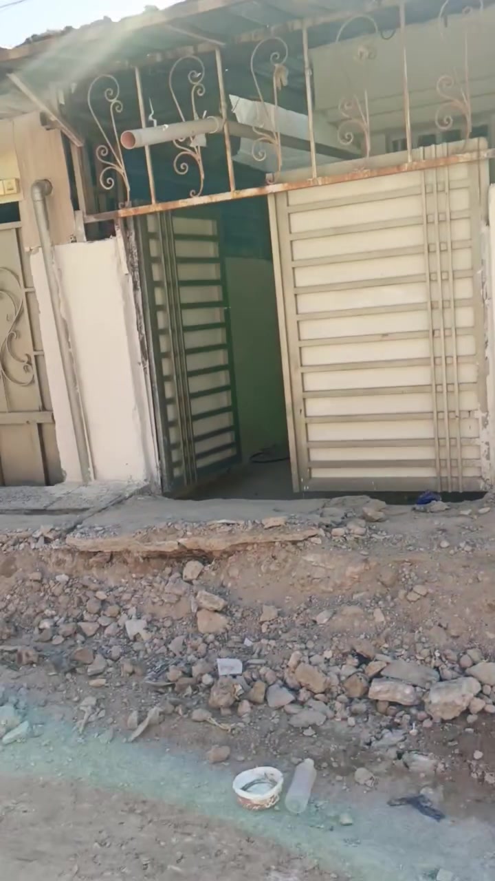 السلام عليكم 
مشتمل الايجار  المشتمل قاط واحد المشتمل مدخلين ستقبال +حولي+غرفة جوه+حمامات داخليه و خارجيه السعر 200 الف التواصل *********** عنوان بل الخدمات
