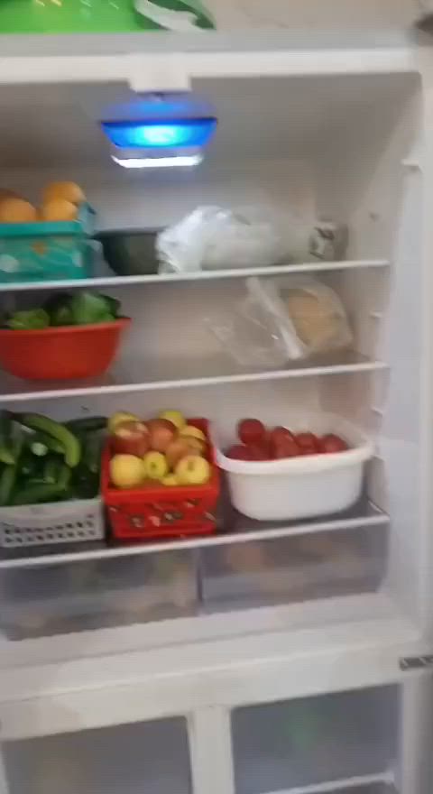 ثلاجه مجمده البيع تجميد فول نضافه ***********
