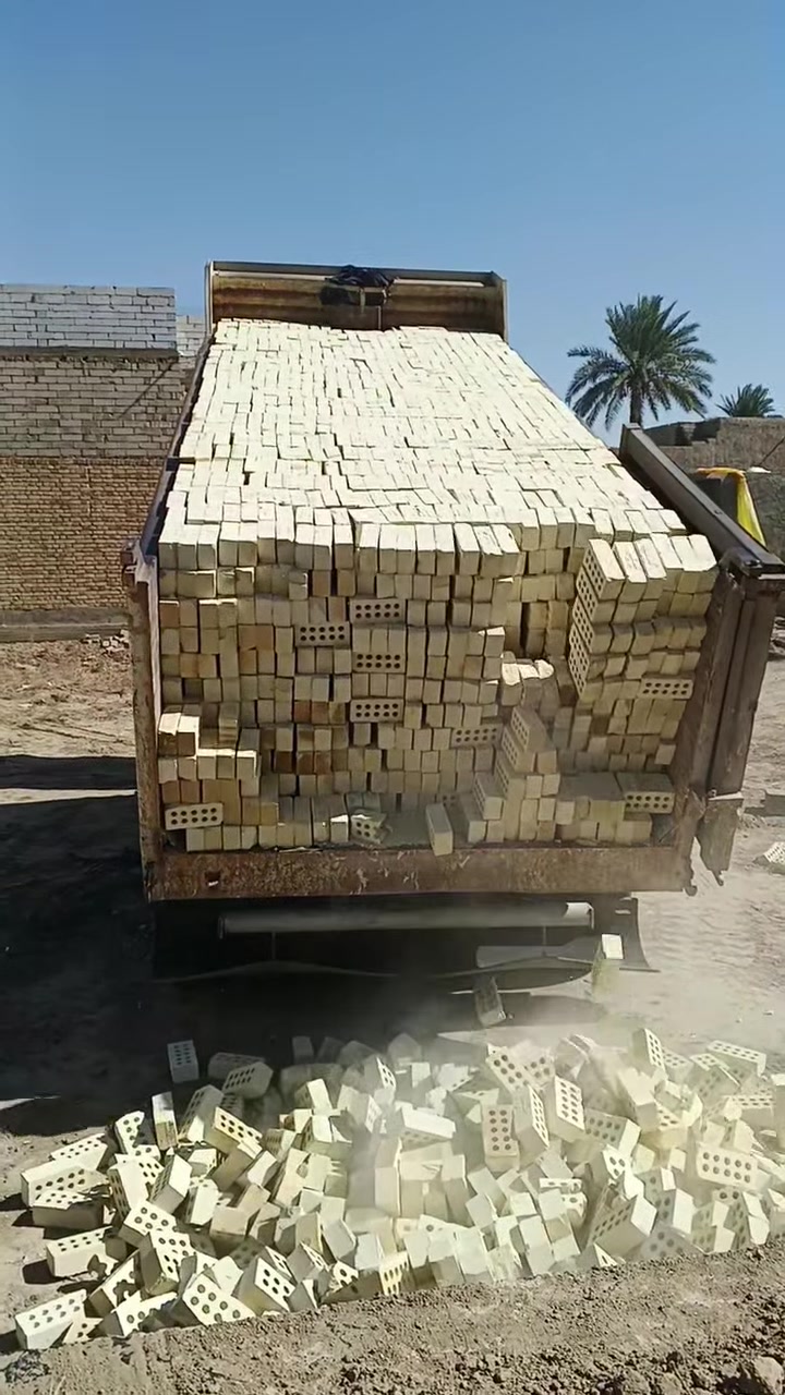 شركة الطابوق((( للتجهيز كافة البنايات))) والمجمعات السكنيه والمقاولات طابوق جمهوري درجه اولى خالي من الأملاح خاضع للفحص المختبري ذو قياسات حقيقيه قالب ((ستندر)) للاستفسار لاتصال للأرقام التاليه
 /***********/ ***********/
