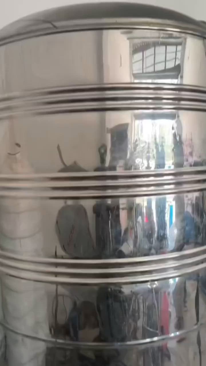 اللهم صلِ على محمد وآل محمد 
تانكي سل ستيل غذائي نظيف جدا 
حجم 3000لتر
السعر 750 وبي مجال 
توصيل حسب الاتفاق 
***********
واسط
