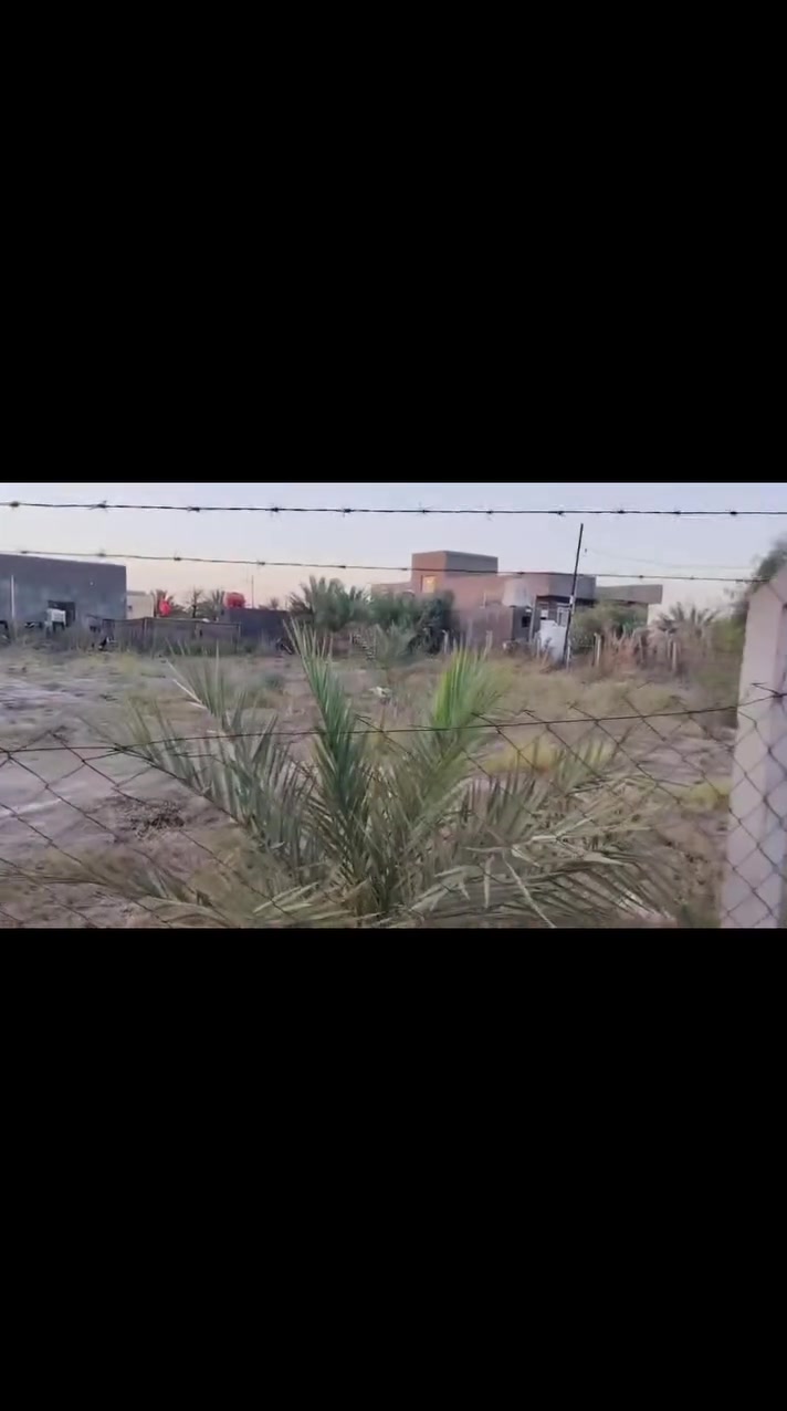 🏡 فرصة مميزة لامتلاك أرض بموقع ممتاز
السلام عليكم ورحمة الله وبركاته

الأرض للبيع
المساحة: 1000متر
الموقع: الحلة – منطقة ربع سعود
تبعد عن شارع الحلة – النجف أقل من كيلومتر واحد فقط

جنس العقار: طابو زراعي (سند 25)
كافة الخدمات متوفرة:

- ماء إسالة
- كهرباء
- شارع بعرض 8 أمتار

الموقع هادئ ومرتب، ويناسب السكن أو كمزرعة أو مكان لمخزن أو مجمع لأغراض متعددة.

للاستفسار والاتصال:
***********
***********
