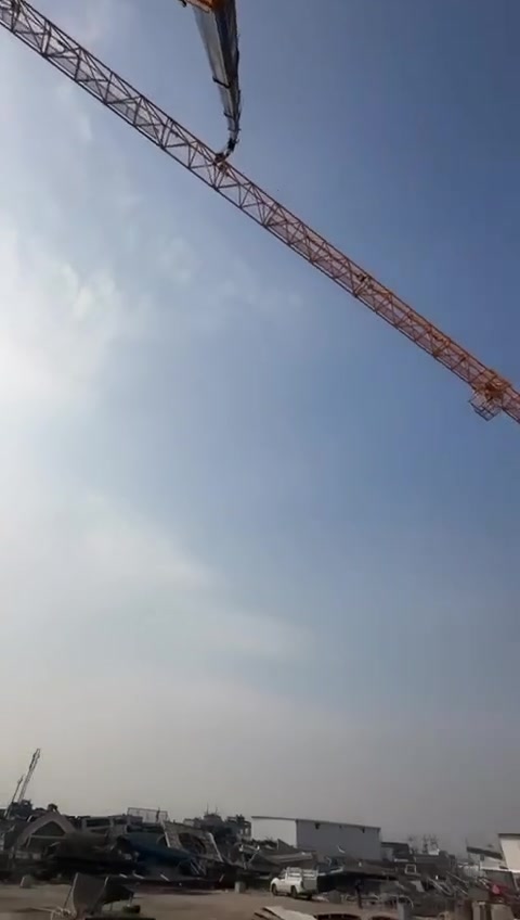 الكرين اللبيع /(35طن)-الجوه(2003)-الفوگ(2010)-(3) صلايدات -شغال -الكرين الماركة(ppm) -في محافضة اربيل . ***********
