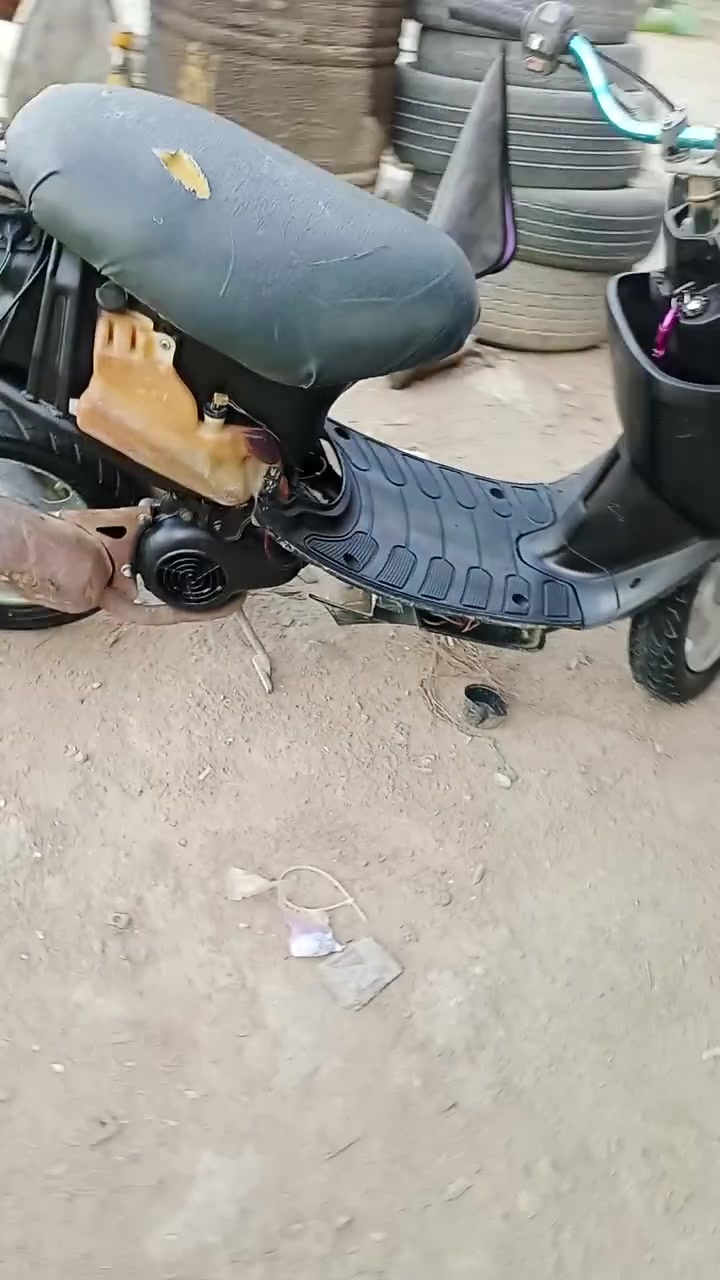 سلام عليكم شبأب دراجه بطه 60 دراجه مال لعب مزود كلاجات دراجه نشطه شلعه ومعدل دراجه تريده كامله تريد حربيه رايده ب160وبيه مجال لطيبين لتواصل هاذ رقمي ***********
