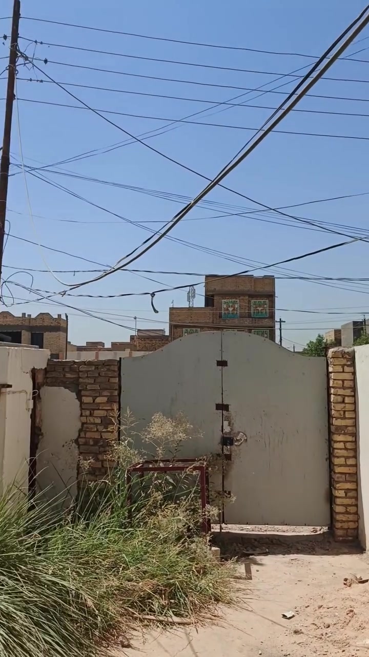 السلام عليكم بيت للبيع المكان حله حي العسكري شارع80 المساحه 125cm الشراي يتصل👇
***********
