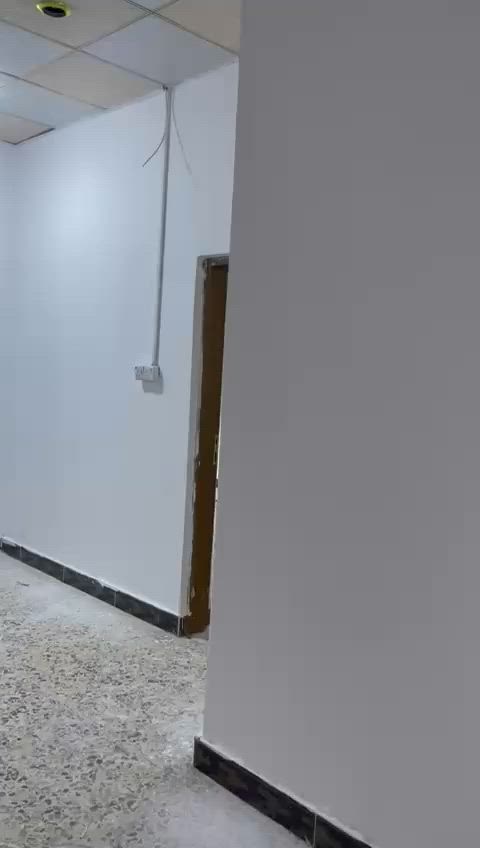 شقه للايجار بحي المهندسين طابق اول بيها غرفتين نوم وهول ومطبخ وصحيات اجارها قفل قفل قفل ب450 علما الشقه عن طريق مكتب اي استفسار على هذا الرقم ***********
