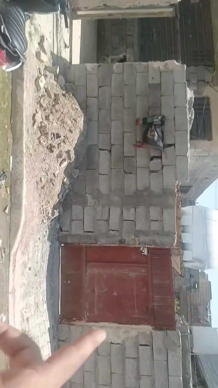 السلام عليكم بيت وقطعه مطلوبات قرض مساحه 200 مطلوب 50 مقدمه 30 بشهر 250 السعر العنوان خدمات مصقط مقابيل حسينيه الزهراء للستفسار خاص او التصال على ***********
