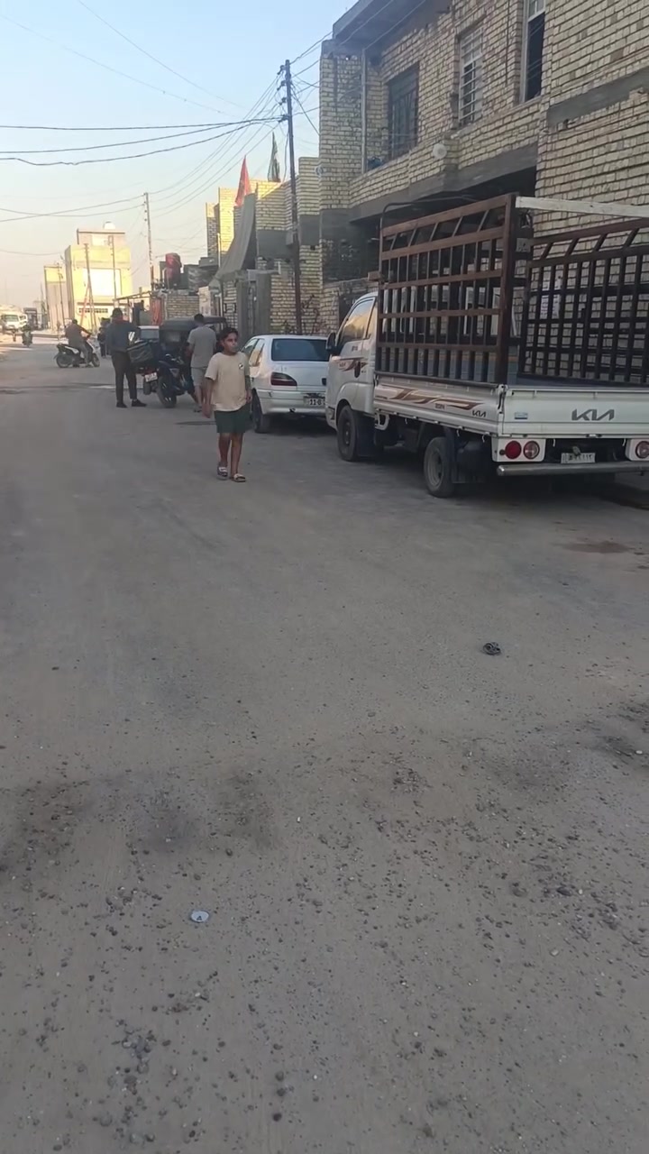 السلام عليكم الدار للبيع منطقة سيد منذر متوسطة المناطق المذكورة بالفيديو قاط واحد السعر ٧٢ وبي مجال للاستفسار *********** أو واتساب ***********
