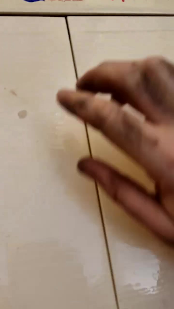 السلام عليكم للبيع على فحص المكان نجف شارع المدينة تجي خاص الرقم بي واتساب ***********
