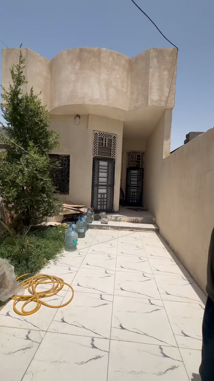 ‏بيت المساحة 150 متر العنوان البصرة البهادريه ‏نوع العقار طابو ملك صرف سند 25 زراعي السعر المطلوب 70 قابل للتفاوض الاستفسار اكثر اتصال *********** ￼￼
