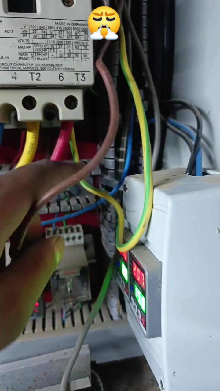 😅شغل البورد اكثر من شغل المنظومه 🥲

🌞خدمة تنصيب الطاقه شمسية🌞
***********📞
حداده 🛠وكهرباء🔌🪛
المواد علينا او عليك مو مشكله 💰
بابل_بغداد_كربلاء
