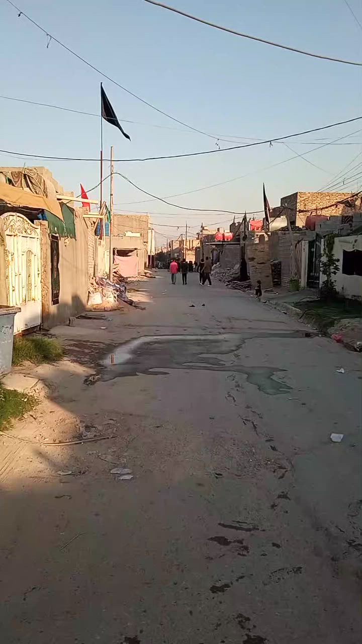 يا الله سلام عليكم دار البيع 100متر
حي طارق الوسط قرب حسينية شيخ وسام بيت كامل 
رقم صاحب الدار ***********
