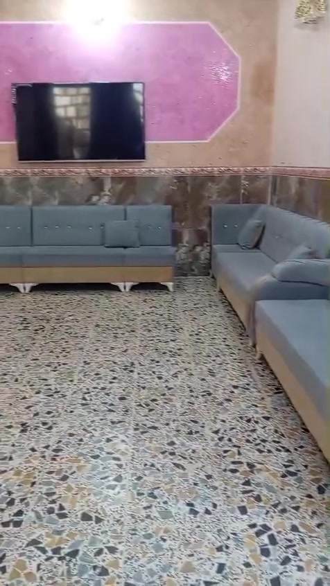 الديوان ٢٠ مقعد استعمال قليل السعر ٥٠٠ الف الغرفه بدون استخدام بس مشدوده السعر مليون وميه للتواصل *********** واتساب
