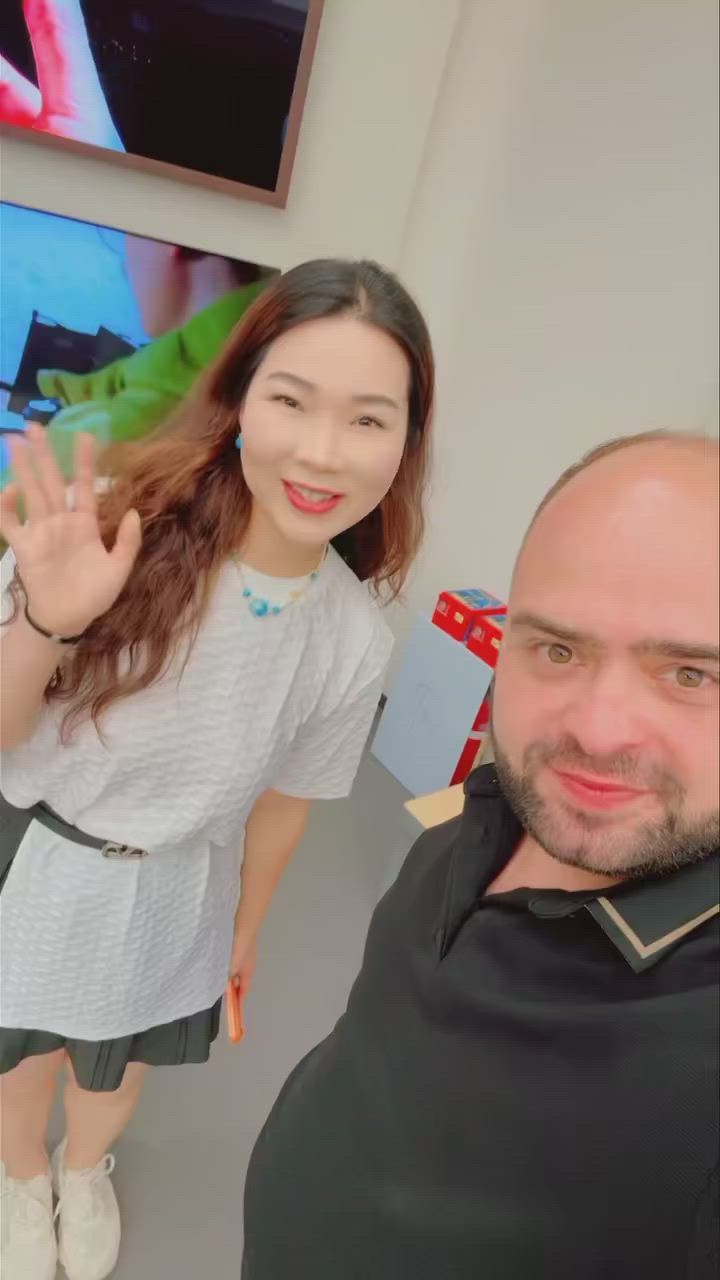 أحجز الان ...... 9 ساعات وينتهي العرض
🎉 لأول مرة في العراق – عرض غير مسبوق من الصين 🇨🇳 🎉
 شاشه 45 ضد الكسر  فول smart انترنت بسعر 249 الف
*شاشات سمارت بأسعار مذهلة وخصم يصل إلى 30% مع هدية تطبيق فتح القنوات المشفرة* 
📺 شاشات سمارت بأحدث التقنيات – أندرويد 15 وذاكرة 16 جيجابايت!✨ 
🚚 توصيل مجاني لكل المحافظات + 🎁 هدية مع كل شاشة!
🔹 *أفضل العروض المتوفرة شاشات سمارت 😘 
1️⃣ 📺  شاشة 32 بوصة فول سمارت ماوس إنترنت 139 ألف 
2️⃣ 📺  شاشة 32 بوصة فول سمارت ضد الكسر 149 الف 
3️⃣ 📺  شاشة 43 بوصة فول سمارت ماوس إنترنت 219 ألف 
4️⃣ 📺  شاشة 43 بوصة فول سمارت  ضد الكسر 235 الف
5️⃣ 📺  شاشة 45 بوصة فول سمارت ماوس إنترنت 239 ألف 
6️⃣ 📺  شاشة 45 بوصة فول سمارت ستلايت داخلي 249 ألف 
7️⃣ 📺  شاشة 42 بوصة فول سمارت  ضد الكسر 199 ألف
8️⃣ 📺  شاشة 50 بوصة فول سمارت ماوس إنترنت 264 ألف دنكا
9️⃣ 📺  شاشة 50 بوصة فول سمارت ماوس إنترنت 279 ألف
الاحجام العملاقة بكل القياسات:_
👇👇😍😍🔥🔥🤩🤩
1️⃣ 📺  شاشة 55 بوصة فول سمارت ماوس إنترنت 339 ألف 
2️⃣ 📺  شاشة 55 بوصة فول سمارت  ضد الكسر 360 ألف 
4️⃣ 📺 شاشة 60 بوصة فول سمارت ماوس إنترنت 370 ألف
5️⃣ 📺 شاشة 62 بوصة فول سمارت  ضد الكسر 425 ألف 
6️⃣ 📺 شاشة 70 بوصة فول سمارت ماوس إنترنت 549 ألف
7️⃣ 📺 شاشة 85 بوصة فول سمارت ماوس إنترنت 990 ألف 
✨ *ضمان شامل لمدة سنة من المصدر، يغطي كل شيء ما عدا الكسر!* 
🎁 *هدية مع كل شاشة + توصيل مجاني إلى باب بيتك!* 
📍 *موقعنا:* حي العدل - شارع الأسواق المركزية 
📞 *للحجز أو الاستفسار:* 
- مهندس المبيعات ياسر: *********** 
- مهندسة المبيعات رشا: *********** 
🌟 *الأفضل في الجودة والضمان!* 
🚀 *احجز الآن واستمتع بأفضل العروض قبل نفاد الكمية!
