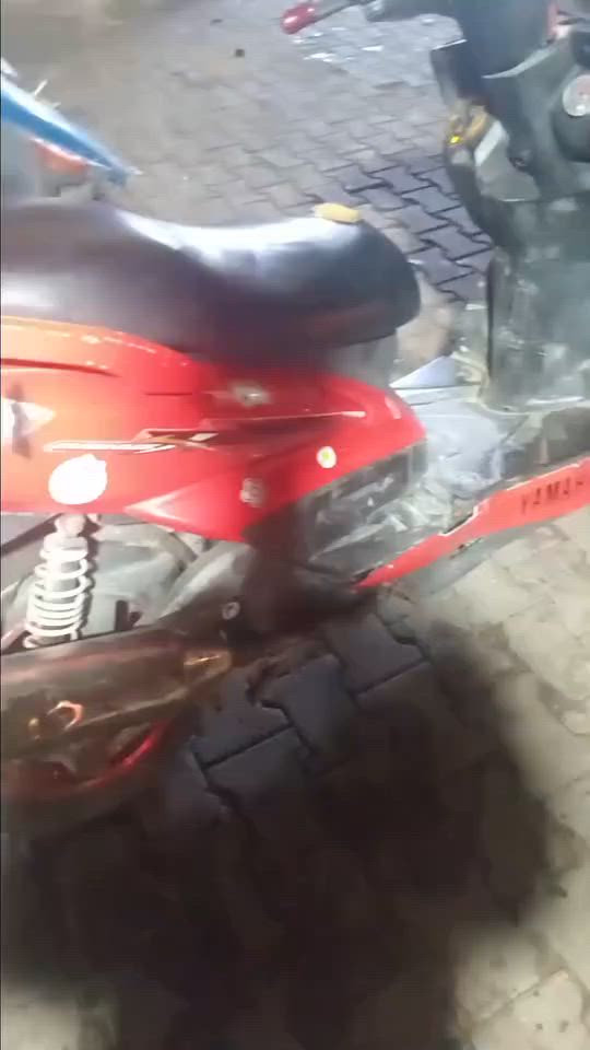 سلام عليكم دراجة سكنس فحل كوري دراجه شلعه و معدل بيه صالنصه بوري عدل رياضي مكينته 59 بوشه ليموسي الاصليه رايده ب600وبيه مجال للطيبين مكاني بغداد الشالجيه رقمي ‏***********
