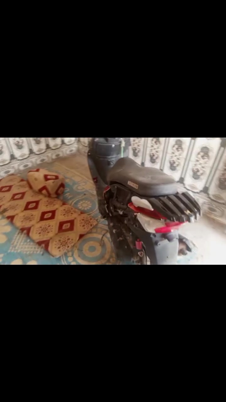 دراجه سكنس جديده  كهربائيات كله شغاله ما ملعوب بيه وشرط  جانت متروكه عوزه عداد  وصفاحيه وحده.   ***********
