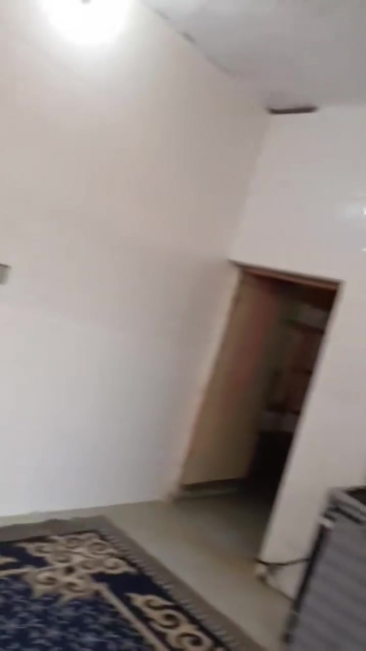 البيت للبيع.
مساحه 150  متر  طابو صرف   يحتوي ع غرفتين وصاله واستقبال ومطبخ وصحيات  أقرب شارع. 20. .شارع  بيت   البغدادي  استفسار أكثر اتصال أو مراسله الصفحه واتساب موجود

 ***********
