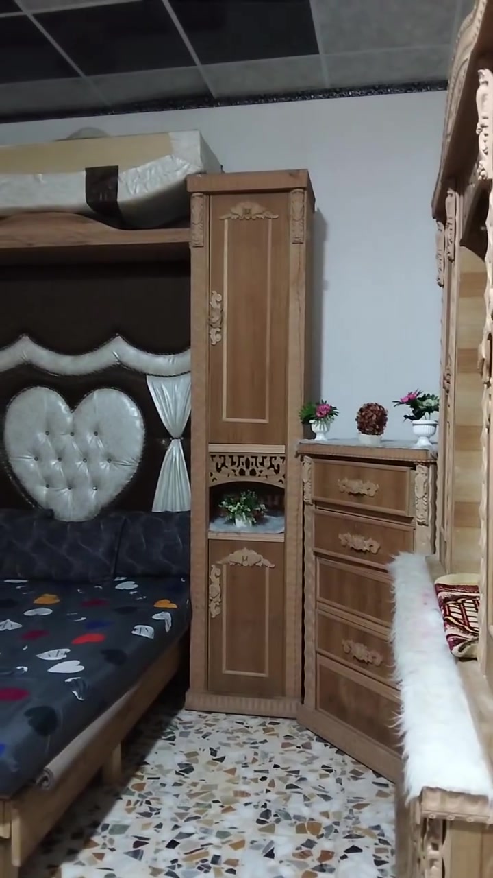 سلام عليكم غرفه اخشاب للبيع،
*********** 
، ***********
