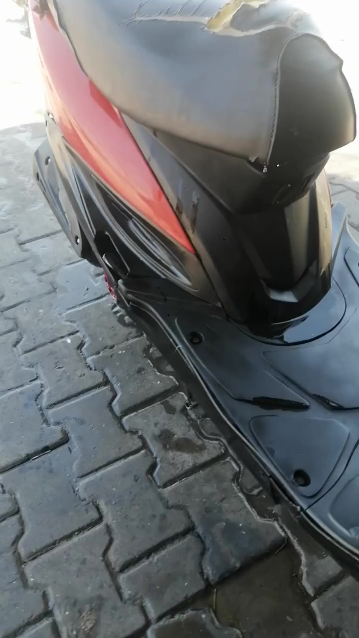 السلام عليكم شباب دراجه كونكر للبيع سعر 350 وبيها مجال دراجه كفرات اصليه ماكينه مفتوحه الدراجه اغراضها كلها اصليه ما بيها شيء تجاري كفاله من الضربه وين ما تريد روح بخاص دراجه حلوه ونظيف لرقم ***********
