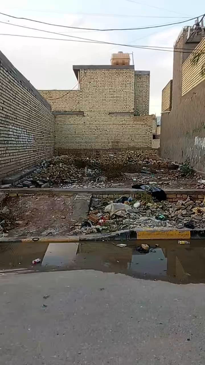 سلام عليكم قطعه ارض للبيع المساحه 100متر الجمعيه مقابيل شارع عشرين السعر 32 رقم ***********
