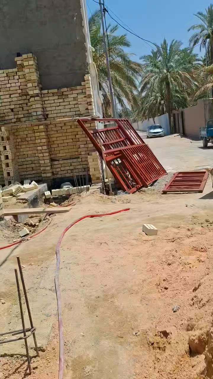 المقاول حيدر التميمي لبناء العقارات وترميم المنازل تسليم المفتاح من الأساس للتشطيب وموجود لدينا احسن الكوادر من أعمال البناء وتطبيك سيراميك وارضيه وسطوح  مكان العمل كربلاء فقط رقم موبايل ***********
