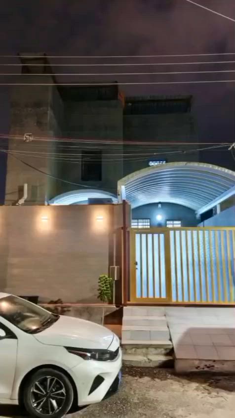 بيت بناء جديد ٢٠٢٦ المساحة ١٥٥ الوجهه ٨الى ربع النزال ٢٠ جمعيات إسكان المواني 
يتكون البيت من استقبال+ وصالتين+ ومطبخ + ٦ غرف +حمامات ٥ +كراج +حديقة + محمية +سقيفه للسطح +سقيفة كراج البيت مناسب جدا جدا جدا للاستفسار الاتصال على الأرقام التالية *********** ***********
