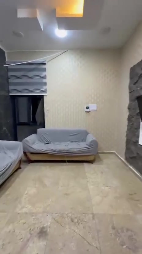 شبابيه خلف ماكس مول ط ارضي
ترهم كلشي موثث 750$

رقم***********
