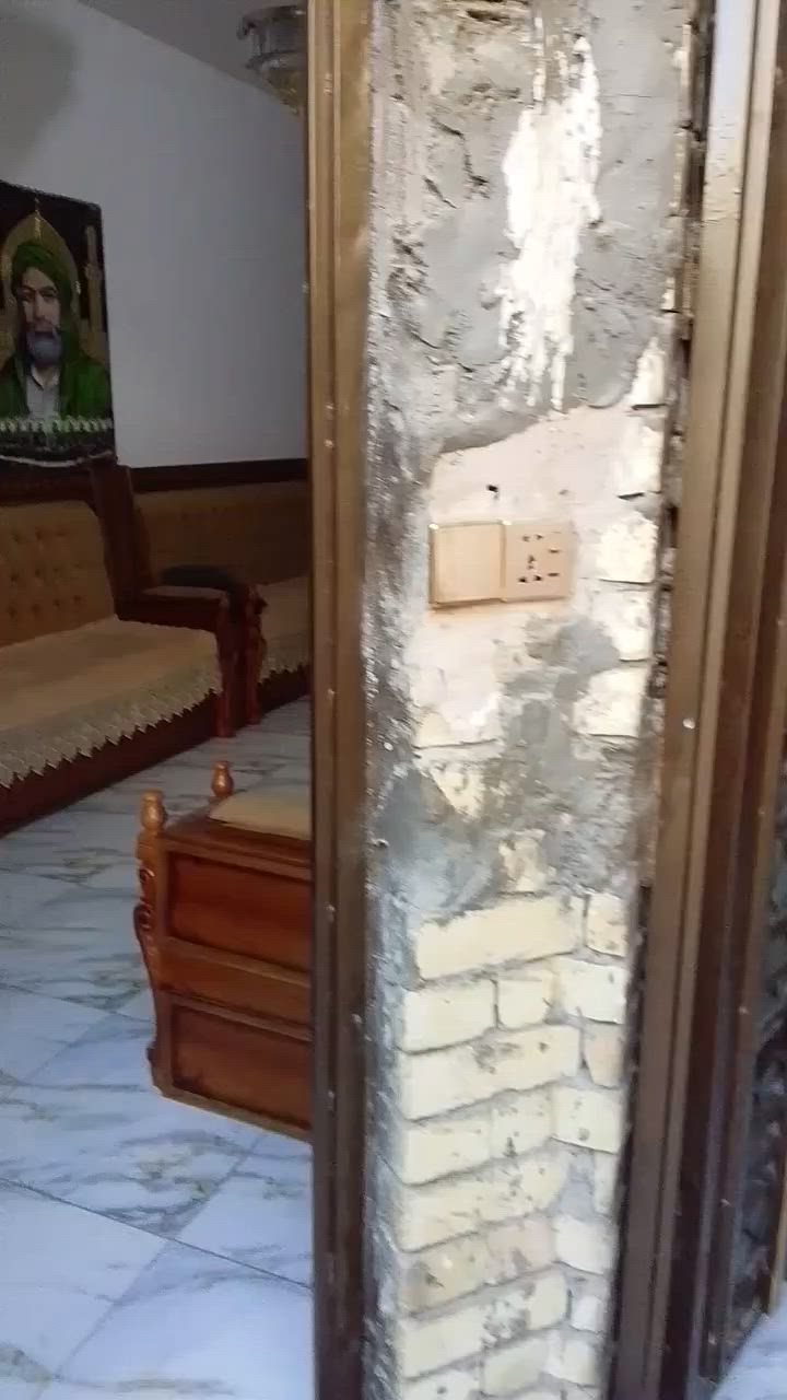 بيت للبيع مساحة 120واجهة 6بناء حديث يحتوي على ثلاث طوابق كل طابق سويت بي أربع غرف كل غرفة علة كد واجهة البيت في منطقة حي الجوادين الشعلة استفسار اكثر اتصال ***********بي وتساب

