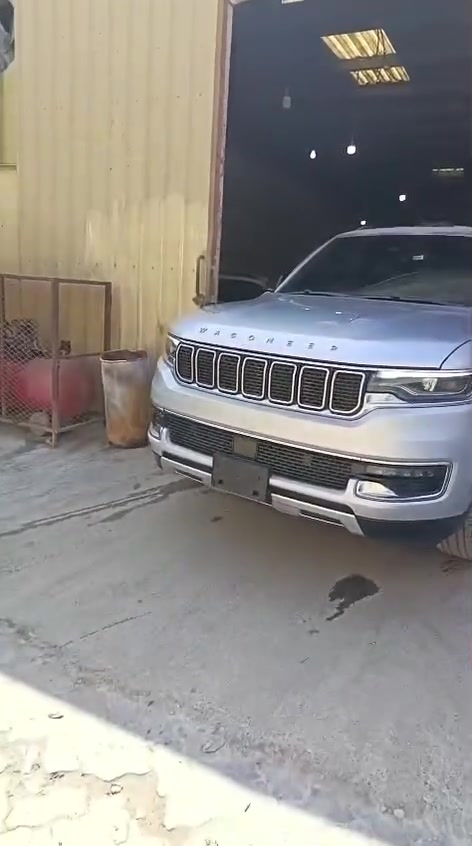 للبيع جيب واكنير موديل 24رقم بغداد شهداء صور الحادث مرفقه رقمي *********** سياره بدون تبديل بدون يرباك
