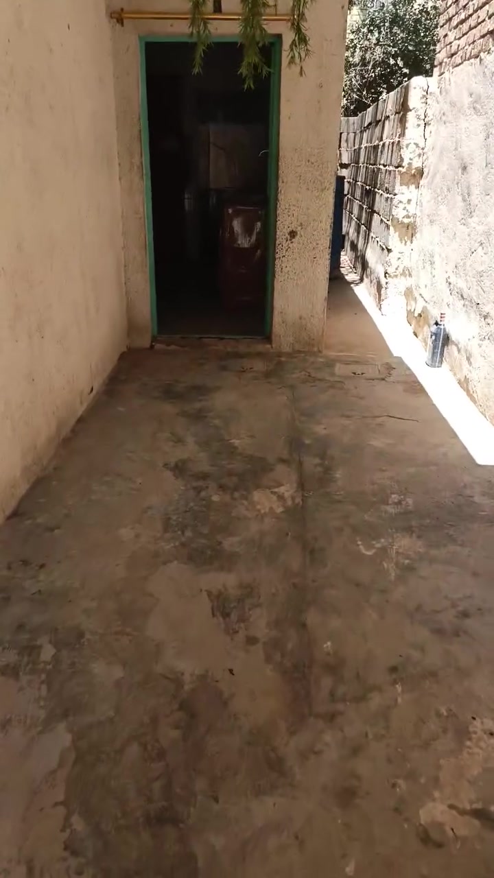 دار للايجار فترة الزيارة اثثة الك سبلت وطباخ ومبردة وفراش وثلاجة
📍شارع احمد الوائلي منتصف الشارع قرب مجمع عطاء الوارث 
⭕مساحة 100م
⭕يحتوي على غرفتين 4×5 وصالة ومطبخ وصحيات 
⭕ماء متوفر طيلة ايام الزيارة دون انقطاع 
⭕مولد ذهبي 24 ساعة 
⭕قريب عن الامام 10 دقائق مشي 
⭕مكان سيارة موجود قطعة فارغة مقابل البيت
⭕تريدة دائمي موجود
⭕للاستفسار ***********
