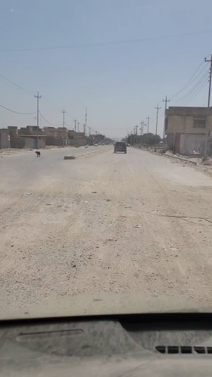 @إشارة  السلام عليكم 
قطعة أرض للبيع مساحة ٢٠٠ م ٢٠×١٠ 
للبيع بغداد حي طارق شارع الوسط للاستفسار 
***********
