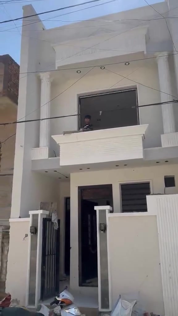 بيت للبيع مساحه ٧٥
العنون الدولعي قرب المستشفى الزركه 
للاستفسار ***********
