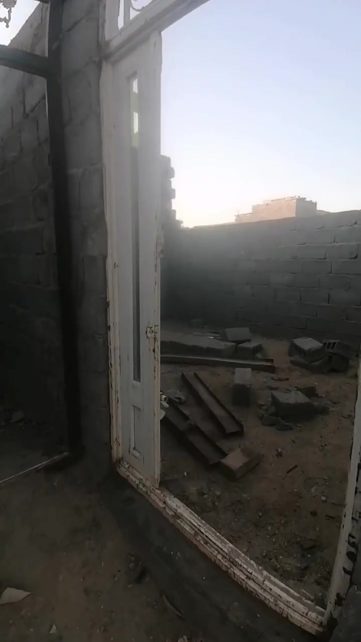 بيت هيكل  مساحه 100 متر كربلاء الحر منطقة الرشديه كافه التفاصيل مذكوره بالفديو السعر 27 مليون وبيها مجال بسيط الاتصال على الرقم ***********
