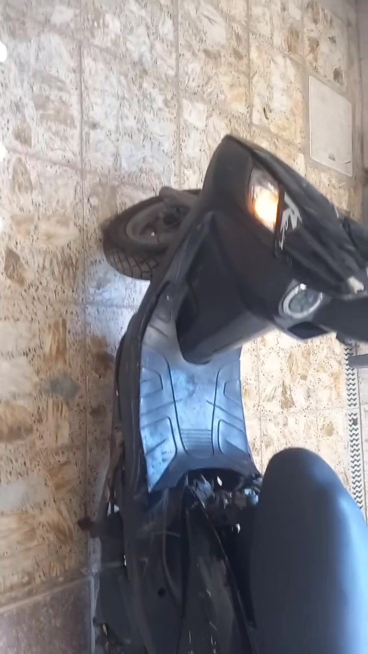 السلام عليكم دراجه للبيع نوع ثعلب كفراتها بلاديه شغاله مكينتها ناعمه تشتغل سلف هندر بيها نقص شي قليل سعرها ٤٥٠ وبيها مجال شي بسيط مكان بغداد الزعفرانيه الرقم الهاتف ***********
