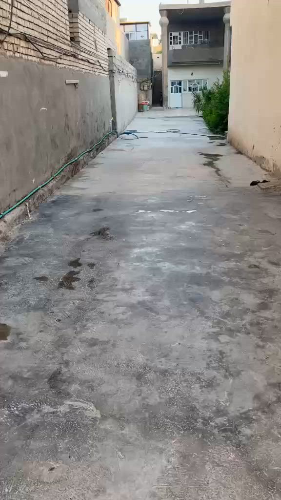 بيت للبيع  وقف سني... بغداد... منطقه العلاج الطبيعي  .. مساحته 430م  عباره عن طابقين منفصلين بدرج خاري  تحويل مباشر وبسعر 200مليون  للتواصل ***********
