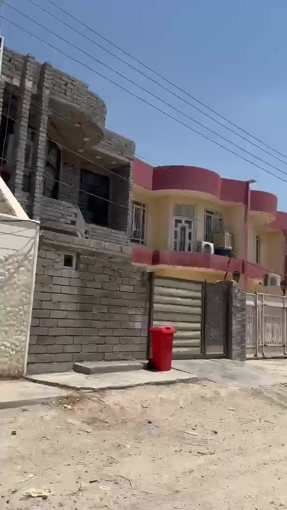 مشتمل للايجار للايجار بالجامعة مكون من طابقين 3 غرف نوم الفديو موظح امامكم سعر الايجار 400 الف 
***********
