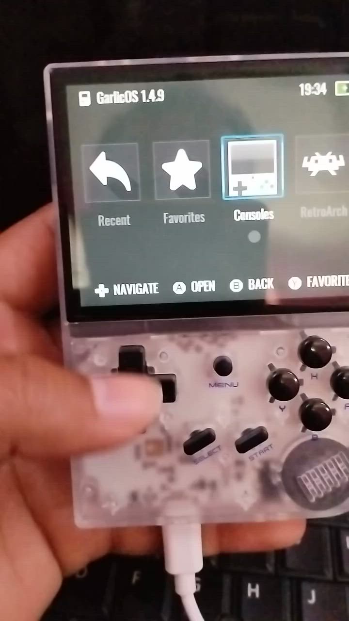 اجهزة ANBERNIC موديل RG35XX مسطب عليها نظام GarlicOS
ذاكرة ٦٤ كيكا القطع اوبن بوكس (فقط فتحتها وسطبت عليها النظام وجربت الالعاب) بي هواي محاكيات ( ps1-nes-snes-Atari-sega-gb-gba) وهواي محاكات تكدر تضيف بعد 
السعر ٢٥ الف


**إذا كنت صاحب هذا الإعلان وتريد حذفه لأي سبب، رجاءا أرسل رسالة إلى الدعم الفني**