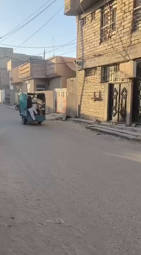 شقه جديده للأجار بشارع المدرسي قرب بيت المصري على الشارع العام طريق الزوار ب 200مطلوب عأئله صغيرع ومرتبه***********
