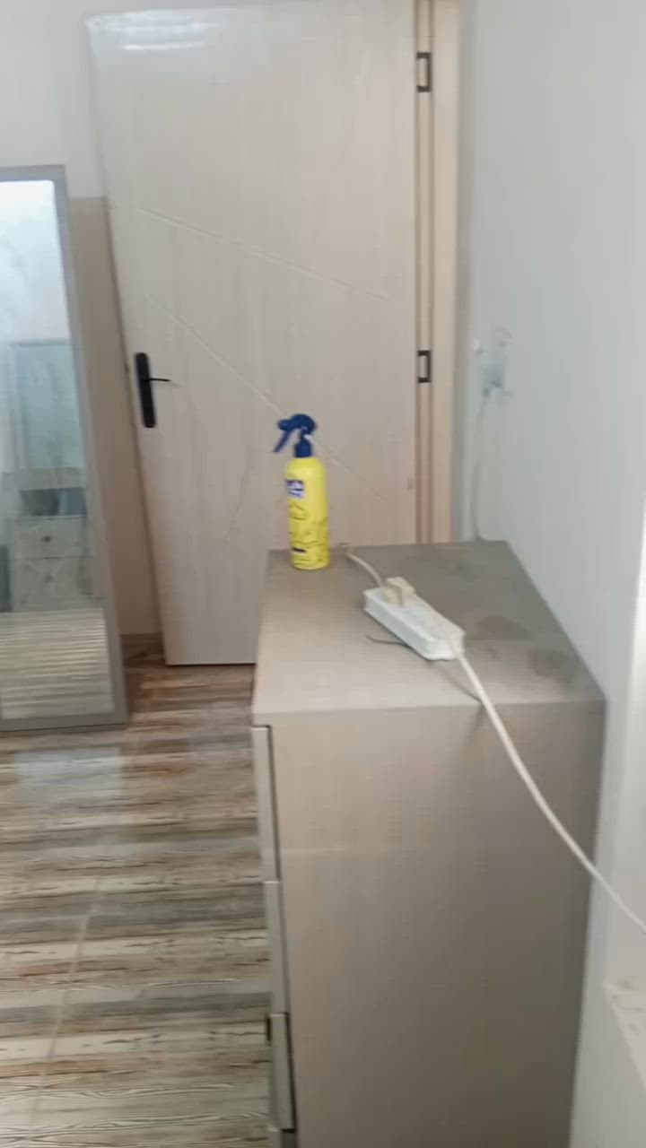 اسلام عليكم قرفه نوم مثل ما موضح بصوره قرفه حلوه ومرتبه وماعليهه اي عيب غبل يويمن اخذناهه B مليون ونص قيم بل مايرضي الله وتعال شيلهه


**إذا كنت صاحب هذا الإعلان وتريد حذفه لأي سبب، رجاءا أرسل رسالة إلى الدعم الفني**